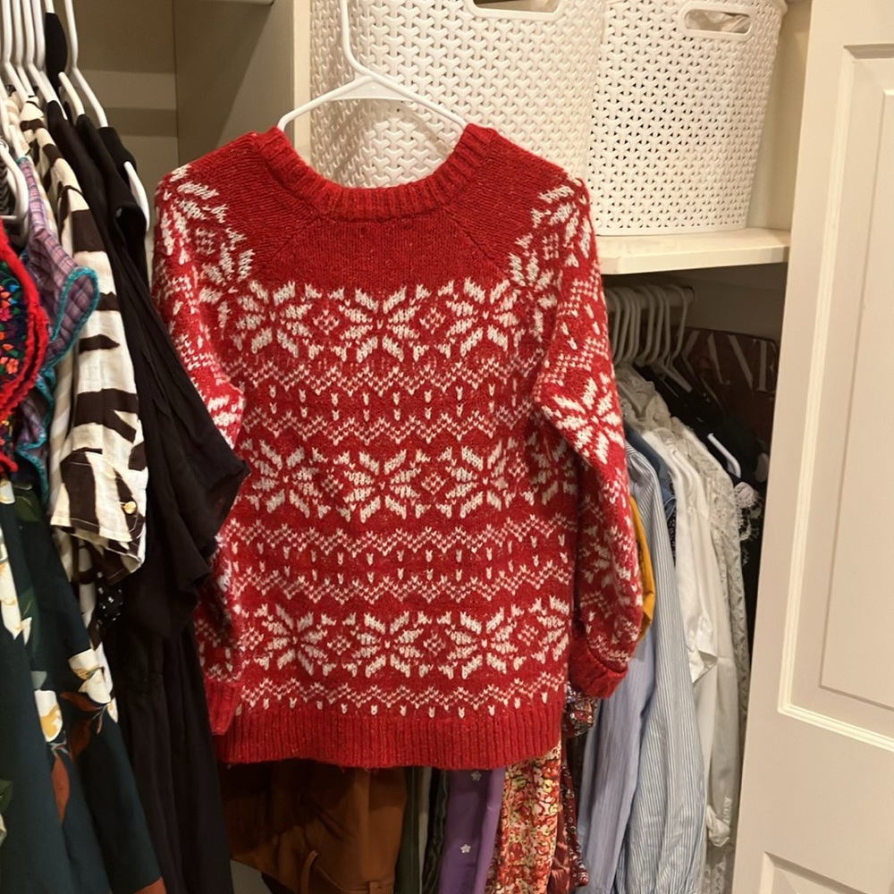 Abercrombie & Fitch Size Medium Red and White Snowflake Heavy Sweater - Picture 6 of 6